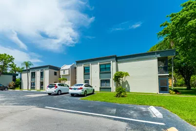 225 SE 10th Street #11D, Deerfield Beach, FL 33441 - Photo 1