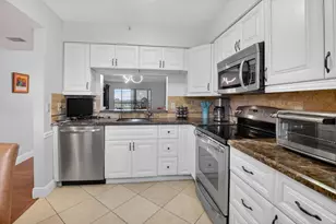 6866 Huntington Ln, Delray Beach, FL 33446 - Photo 15