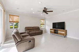 517 SE 7th Ave, Deerfield Beach, FL 33441 - Photo 7