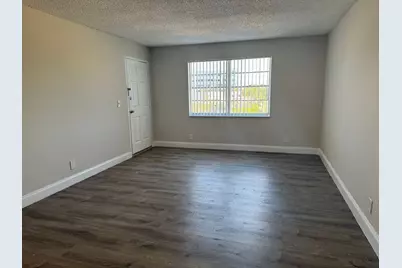 537 S Sequoia Drive #Apt 309, West Palm Beach, FL 33409 - Photo 3