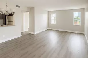 537 S Sequoia Dr, West Palm Beach, FL 33409 - Photo 3