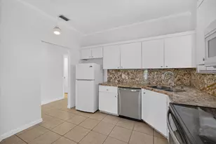 3871 Circle Lake Dr, West Palm Beach, FL 33417 - Photo 15