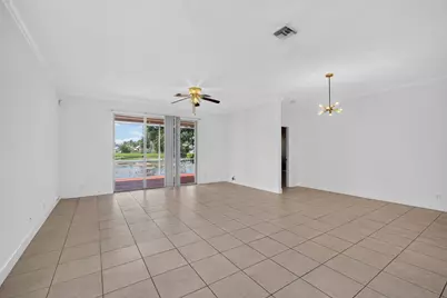 3871 Circle Lake Drive, West Palm Beach, FL 33417 - Photo 7