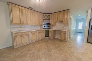 471 SE Lamon Ln, Port Saint Lucie, FL 34983 - Photo 9