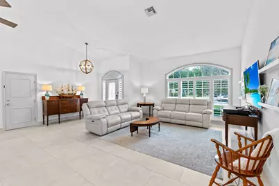 10223 Hunt Club Lane, Palm Beach Gardens, FL 33418 - Photo 9