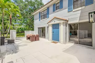 355 Prestwick Cir, Palm Beach Gardens, FL 33418 - Photo 5