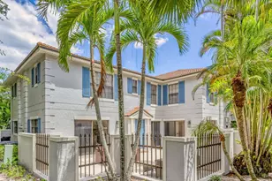 355 Prestwick Cir, Palm Beach Gardens, FL 33418 - Photo 3