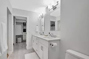 355 Prestwick Cir, Palm Beach Gardens, FL 33418 - Photo 35