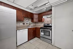 4172 Inverrary Dr, Lauderhill, FL 33319 - Photo 7