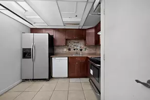 4172 Inverrary Dr, Lauderhill, FL 33319 - Photo 9