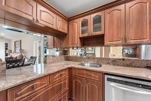 1 Stratford Dr E, Boynton Beach, FL 33436 - Photo 5