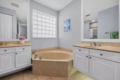143 Isle Verde Way, Palm Beach Gardens, FL 33418 - Photo 23