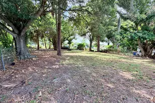 607 N 19th St, Fort Pierce, FL 34950 - Photo 23