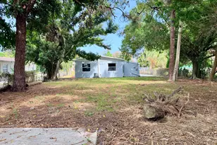 607 N 19th St, Fort Pierce, FL 34950 - Photo 27