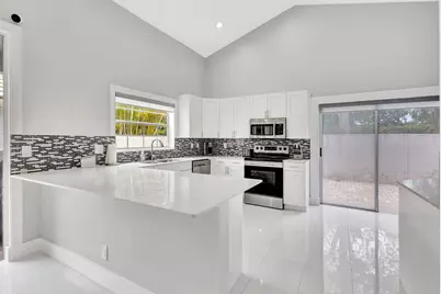 7 Wyndham Lane, Palm Beach Gardens, FL 33418 - Photo 15