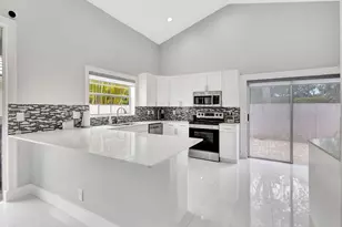 7 Wyndham Ln, Palm Beach Gardens, FL 33418 - Photo 15
