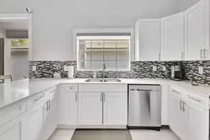 7 Wyndham Ln, Palm Beach Gardens, FL 33418 - Photo 19