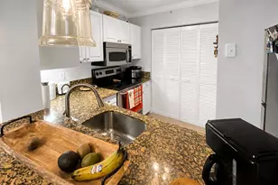 2721 Ocean Club Blvd, Hollywood, FL 33019 - Photo 3