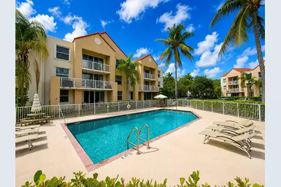 2721 Ocean Club Boulevard #304, Hollywood, FL 33019 - Photo 9