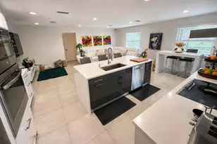 111 Camelot Ct, Royal Palm Beach, FL 33411 - Photo 9