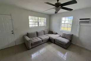 1042 Foster Rd, Hallandale Beach, FL 33009 - Photo 7