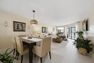 7232 Fairfax Dr, Tamarac, FL 33321 - Photo 9
