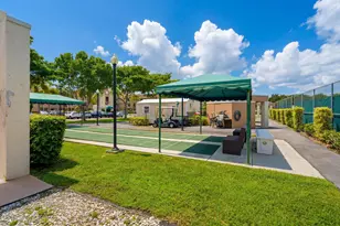 7232 Fairfax Dr, Tamarac, FL 33321 - Photo 37