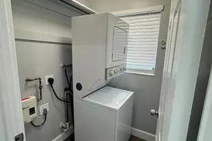 921 NE 22nd Dr, Wilton Manors, FL 33305 - Photo 17