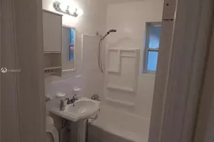 1111 N 25th Ave, Hollywood, FL 33020 - Photo 17
