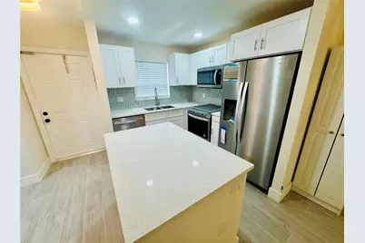 805 W Oakland Park Boulevard #E5, Wilton Manors, FL 33311 - Photo 3