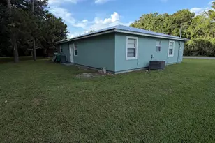 1605 N 42nd St, Fort Pierce, FL 34947 - Photo 5