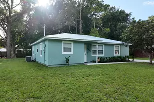 1605 N 42nd St, Fort Pierce, FL 34947 - Photo 1