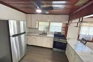 315 Avenue J, Moore Haven, FL 33471 - Photo 3