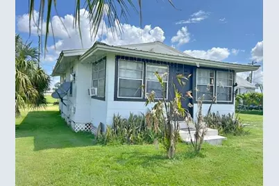 315 Avenue J, Moore Haven, FL 33471 - Photo 13