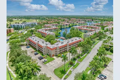 3091 E Sunrise Lakes Drive E #212, Sunrise, FL 33322 - Photo 3