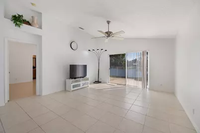 3800 Woodfield Drive, Coconut Creek, FL 33073 - Photo 15