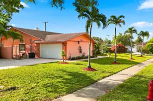 3768 Pinehurst Dr, Lake Worth, FL 33467 - Photo 3