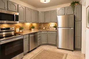 124 NE 19th Ct, Wilton Manors, FL 33305 - Photo 7