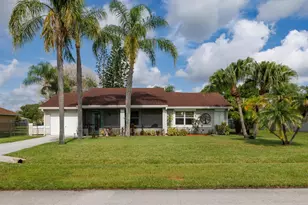 2502 SE University Terrace, Port Saint Lucie, FL 34952 - Photo 3