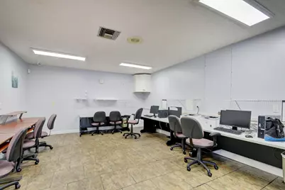 210 Lake Evelyn Drive, West Palm Beach, FL 33411 - Photo 43