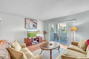 210 Lake Evelyn Dr, West Palm Beach, FL 33411 - Photo 7