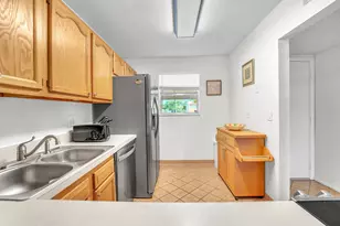 210 Lake Evelyn Dr, West Palm Beach, FL 33411 - Photo 15
