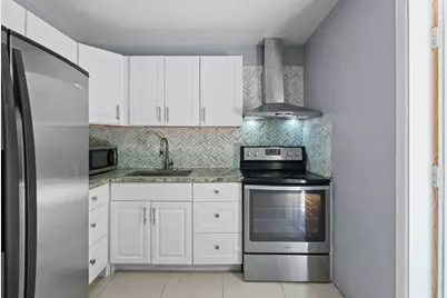 528 NE 20th Avenue NE, Boynton Beach, FL 33435 - Photo 11