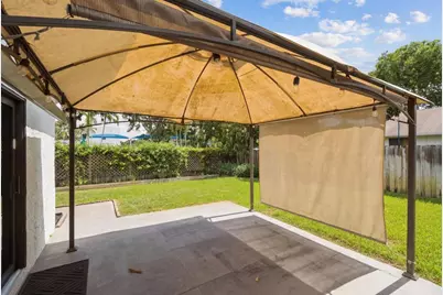 3274 NW 104th Terrace, Sunrise, FL 33351 - Photo 23