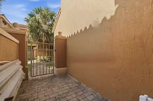 732 SW 106th Ave, Pembroke Pines, FL 33025 - Photo 19