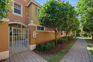 732 SW 106th Ave, Pembroke Pines, FL 33025 - Photo 1