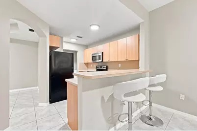 732 SW 106th Avenue #2011, Pembroke Pines, FL 33025 - Photo 11