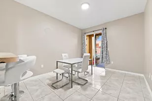732 SW 106th Ave, Pembroke Pines, FL 33025 - Photo 17