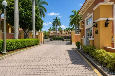 732 SW 106th Avenue #2011, Pembroke Pines, FL 33025 - Photo 3