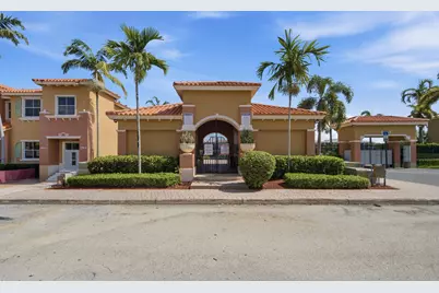 732 SW 106th Avenue #2011, Pembroke Pines, FL 33025 - Photo 29